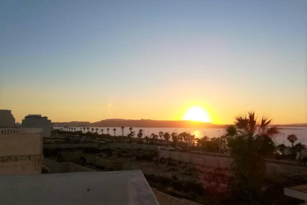 Sunshine Holiday Apartment 5 With Spectacular Seaviews St. Paul's Bay Dış mekan fotoğraf