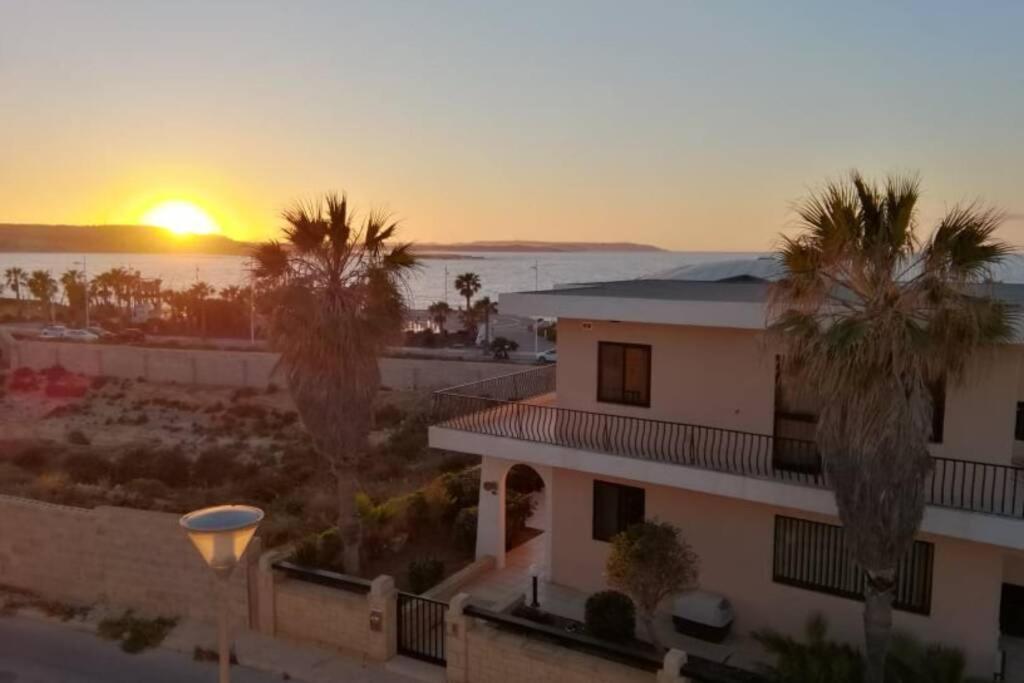Sunshine Holiday Apartment 5 With Spectacular Seaviews St. Paul's Bay Dış mekan fotoğraf